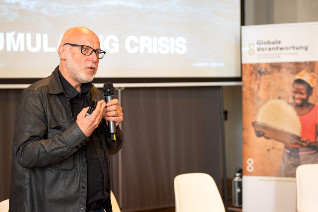 Stefan Wallner, director of the Austrian Büdnis für Gemeinützigkeit, addresses the phenomenon of "Emocracy", amongst others.