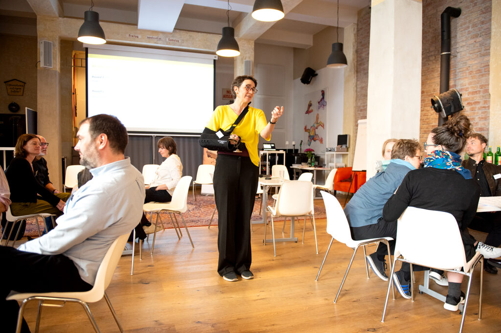 Moderator Ruth Picker during the “resilience café”