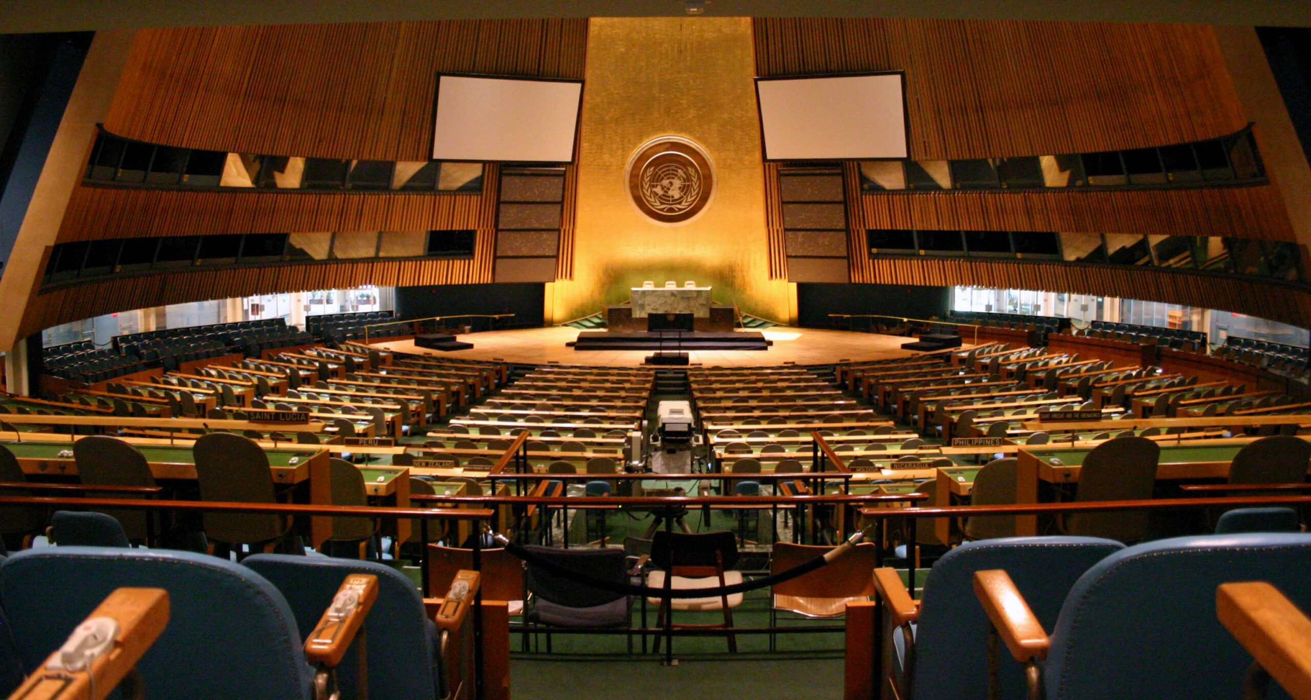 Sitzungssaal der Generalversammlung der Vereinten Nationen, ohne Menschen